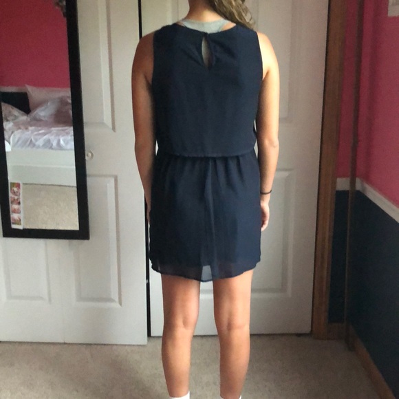 Semi formal/ graduation/ special event Dress - Picture 3 of 4